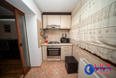 Apartament cu 3 camere decomandat, mobilat în C5 - 5