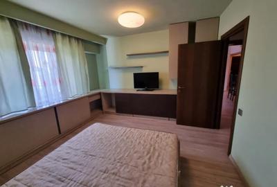 Apartament cu 2 camere decomandat, mobilat în Central
