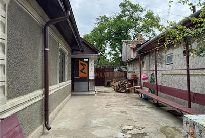 Casa tip parter si teren zona 23 August - 12
