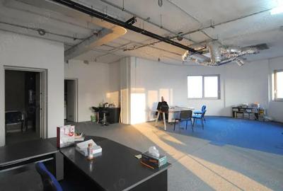 Spațiu comercial, de 88 mp, în Central - 2