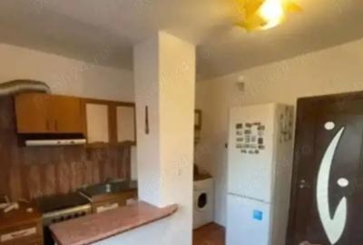 Apartament cu 3 camere decomandat în 1 Mai - 2