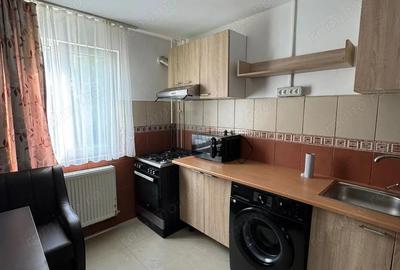 Apartament cu 3 camere semidecomandat în Girocului - 2