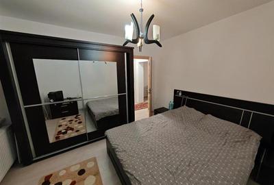 Apartament cu 2 camere semidecomandat, mobilat în Tractorul