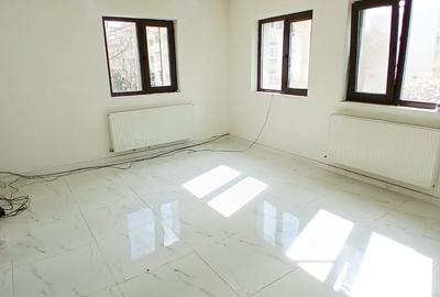 Apartament cu 3 camere decomandat în Rahova - 3