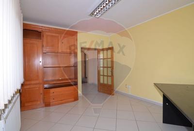 Casa / Vila cu 14 camere de vanzare in zona Centrala - 22