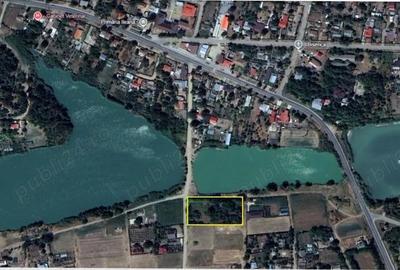 Com. Ileana - Calarasi, 4000 mp. teren si casa de vacanta cu deschidere la Balta - 4