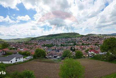 Teren de 5546 mp, în Central