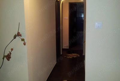Apartament cu 3 camere decomandat în Berceni - 9