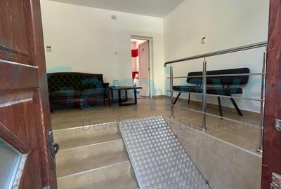 Spațiu comercial, de 61.659999847412 mp, în Central