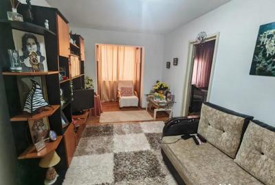 Apartament cu 2 camere semidecomandat în Km 4 - 3