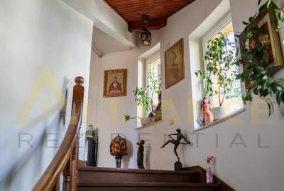 Proprietate in EXCLUSIVITATE Vila deosebita pe malul apei - 12