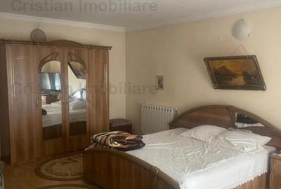 Casă cu 3 camere cu Teren 200 Mp în Central