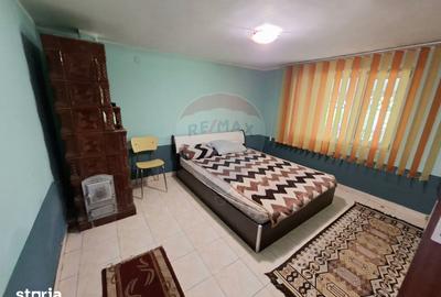 Casă cu 4 camere cu Teren 1088 Mp în Răcăciuni - 5