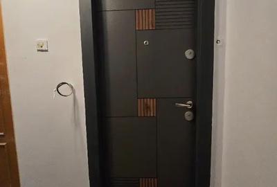 Apartament cu 3 camere semidecomandat în Eroii Revoluției - 1
