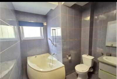 Inchiriez Apartament cu 3 camere - 1
