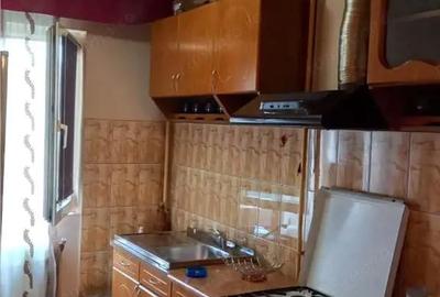 Apartament cu 2 camere semidecomandat, mobilat în Central