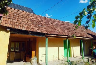 Casă cu 4 camere în Central - 2