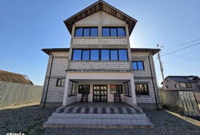 Casă cu 4 camere în Central - 2