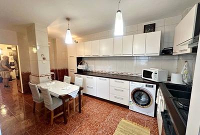 Mobilat & utilat, 3 camere, doua balcoane, bloc 1990, boxa & debara - 8