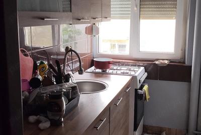 Apartament cu 2 camere nedecomandat în Girocului