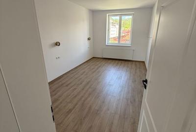 Apartament cu 2 camere decomandat în Petros - 4
