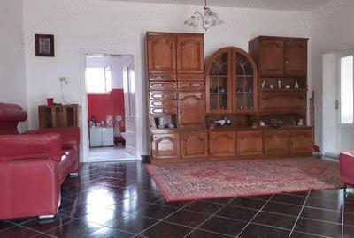 Casă cu Teren 2000 Mp în Central - 10