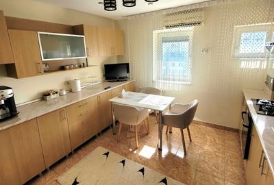 Apartament cu 3 camere decomandat în Central - 4