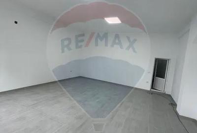 Spațiu comercial, de 50 mp, în Petricani - 2