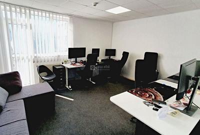 Central, spatiu birouri 135mp, amenajat - 2