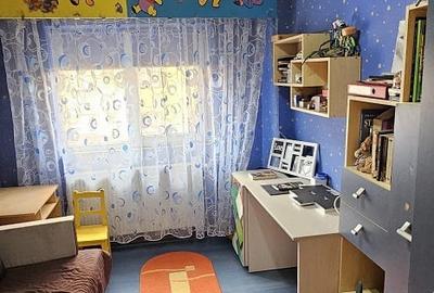 Apartament cu 4 camere decomandat în Central - 12