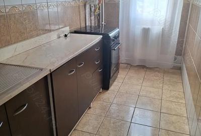 Proprietar. 3 decomandate. 57 mp. Bacau .str Bucegi 117. Prer 50000 euro - 1