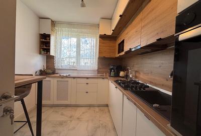 Apartament cu 3 camere în 1 Decembrie 1918 - 2