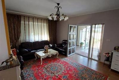 Vila de vanzare P+1 si  4200 mp teren in Com Livezi - 2