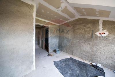 Casă individuală cu 8 camere cu Teren 622 Mp în Moieciu de Jos - 35