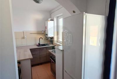 Apartament cu 2 camere decomandat, mobilat în Vasile Aaron - 3