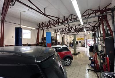 Spațiu comercial, de 250 mp, în Central - 3