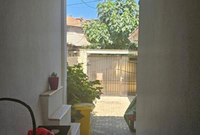 Casa de vanzare - zona Trocadero - 10