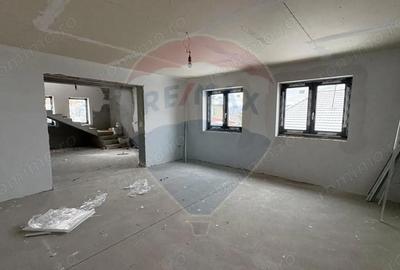 Casă cu 2 camere cu Teren 822 Mp în Central - 1