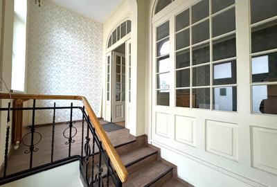 Casă cu 10 camere cu Canalizare în Aviatorilor - 3