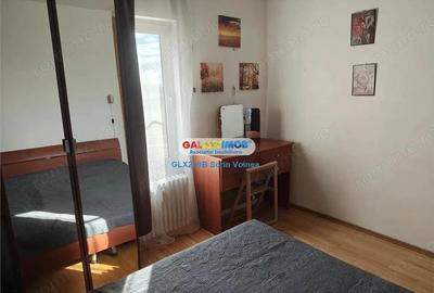 Apartament cu 3 camere semidecomandat, mobilat în Tineretului - 2