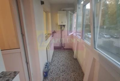 Apartament cu 2 camere semidecomandat în Est