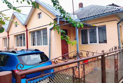 Casă cu 3 camere în Central - 1