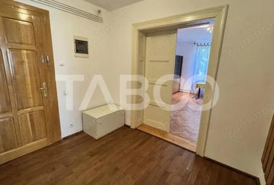 Apartament cu 3 camere nedecomandat, mobilat în Central