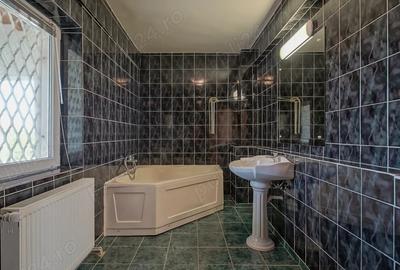 Casă cu 6 camere cu Teren 1170 Mp în Tractorul - 4