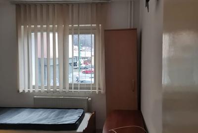Apartament cu 3 camere decomandat în Valea Cetății - 2