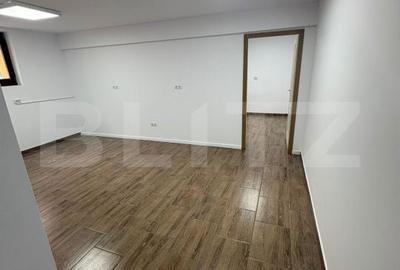 Spațiu comercial, de 59 mp, în Central - 13