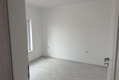 Casă cu 4 camere în Central - 2