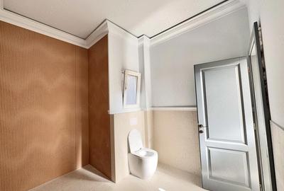Apartament cu 3 camere semidecomandat în Central - 1