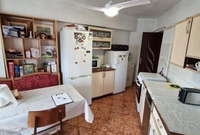Apartament cu 4 camere decomandat în Păcurari - 10
