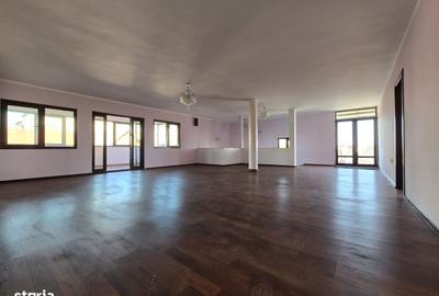 Casă cu 4 camere în Central - 1